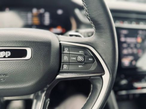 Used 2022 Jeep Grand Cherokee Altitude image 25