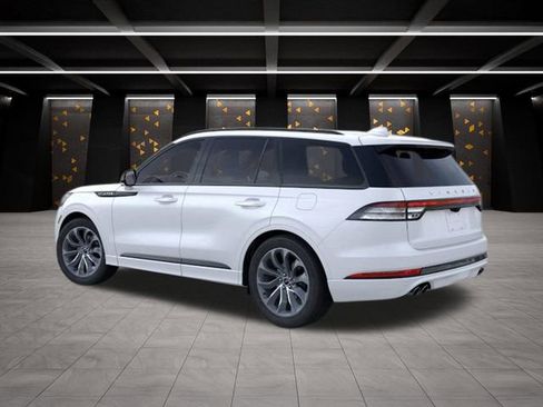 New 2026 Lincoln Aviator 2WD image 4