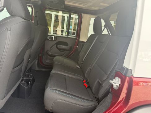 Certified 2021 Jeep Wrangler Unlimited Sport image 12