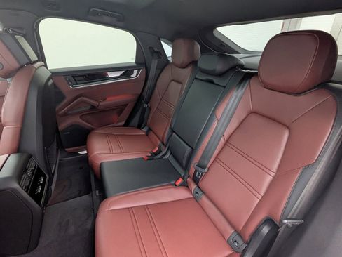 New 2026 Porsche Cayenne S image 21