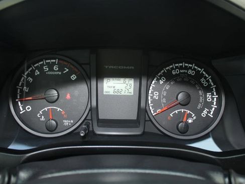 Used 2017 Toyota Tacoma SR w/ Tow Package AWD/4WD image 25