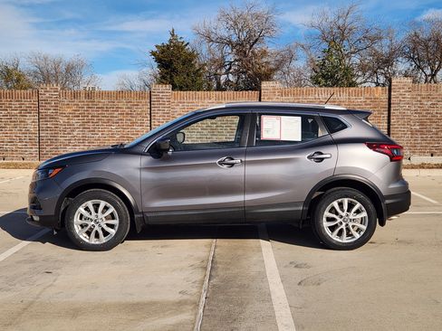 Used 2022 Nissan Rogue Sport SV image 5