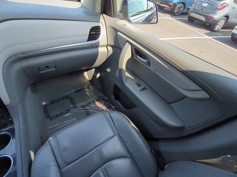 Used 2015 Chevrolet Traverse LT FWD image 16