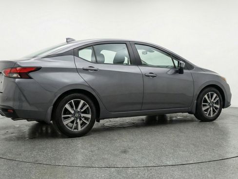 Used 2025 Nissan Versa SV image 9