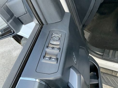 Used 2019 Ford F150 XLT w/ Equipment Group 302A Luxury image 8