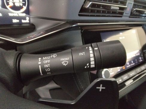 Used 2024 Nissan Z Sport w/ Floor Mat Package image 17