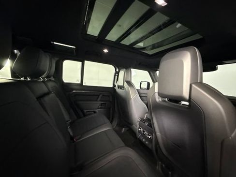 Used 2025 Land Rover Defender 110 AWD/4WD image 42