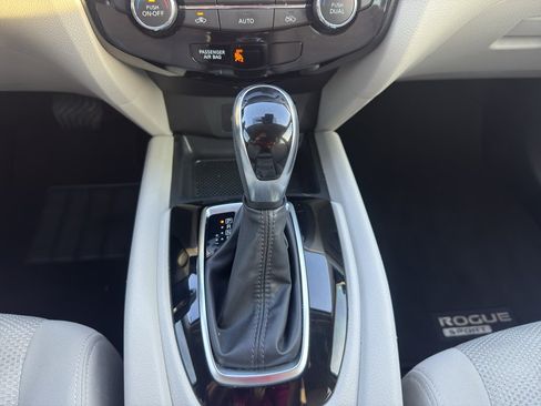 Used 2022 Nissan Rogue Sport SV image 15