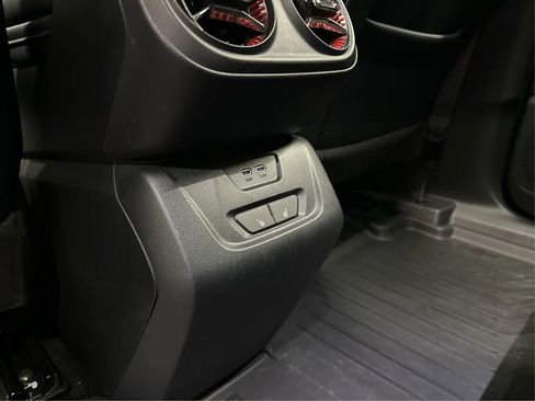 Used 2025 Chevrolet Blazer EV RS AWD/4WD image 32