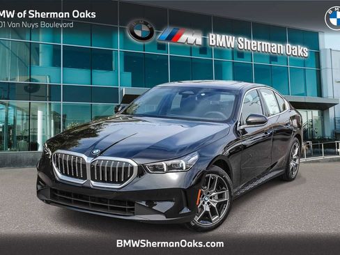 New 2026 BMW 530i w/ Convenience Package RWD image 1