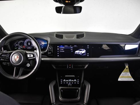 Certified 2025 Porsche Cayenne AWD/4WD image 23