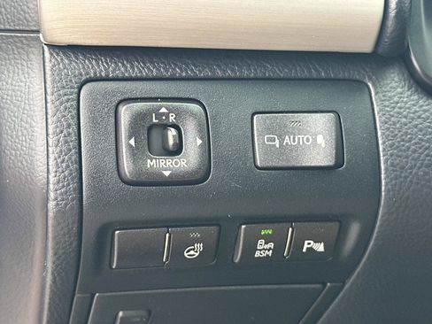 Used 2015 Lexus LS 460 AWD w/ Comfort Package image 27