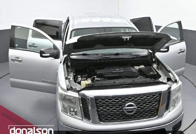Used 2017 Nissan Titan SV AWD/4WD image 22