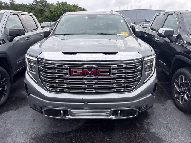 Used 2024 GMC Sierra 1500 Denali AWD/4WD image 2