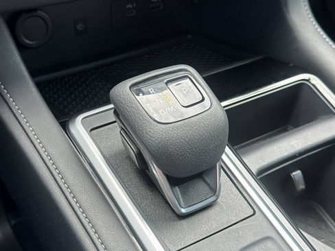 Used 2025 Nissan Pathfinder SL FWD image 21