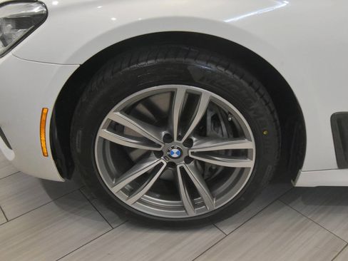 Used 2018 BMW 750i xDrive image 9