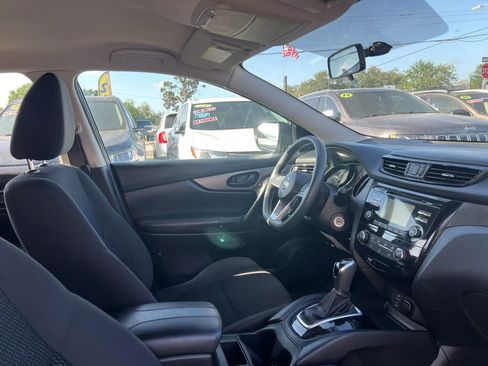 Used 2017 Nissan Rogue Sport S FWD image 16