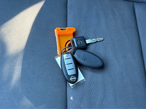 Used 2022 Nissan Frontier SV image 28