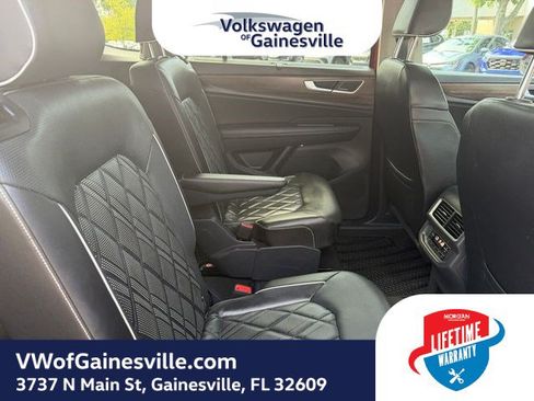 Certified 2024 Volkswagen Atlas SEL Premium R-Line AWD/4WD image 8