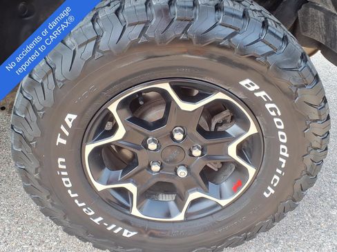 Used 2023 Jeep Wrangler Unlimited Rubicon w/ Cold Weather Group AWD/4WD image 10