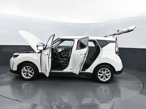 Used 2023 Kia Soul LX w/ LX Technology Package image 49