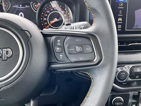 Used 2024 Jeep Wrangler Sport S image 9