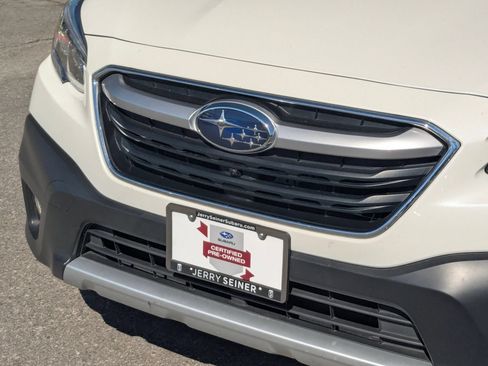 Certified 2022 Subaru Outback Touring AWD/4WD image 9