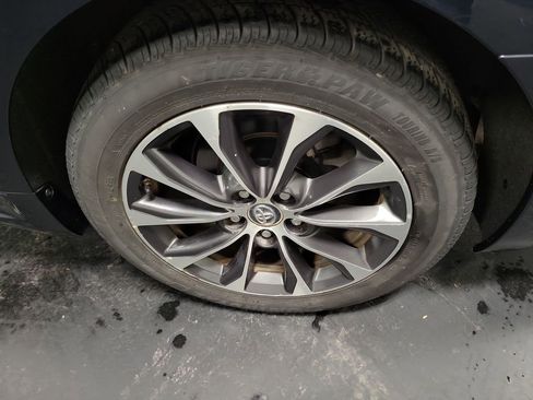 Used 2016 Toyota Avalon XLE image 10