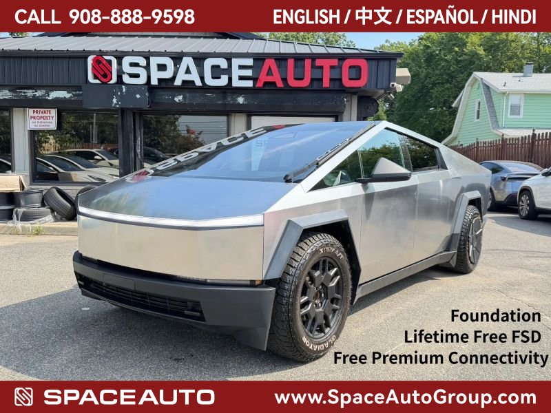 Used 2024 Tesla Cybertruck AWD Crew Cab image 1