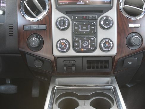 Used 2013 Ford F350 Lariat w/ Lariat Interior Pkg image 27