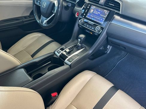 Used 2016 Honda Civic Touring image 14