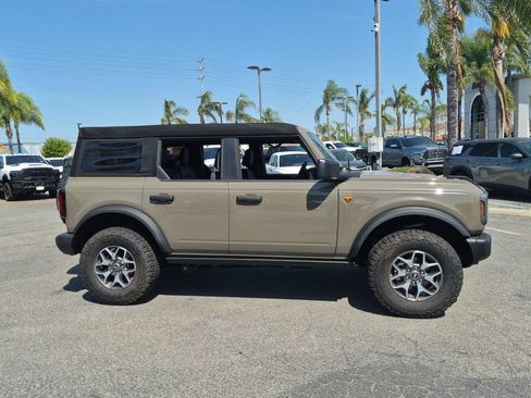 Used 2025 Ford Bronco Badlands AWD/4WD image 4