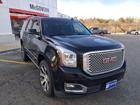 Used 2017 GMC Yukon Denali image 10