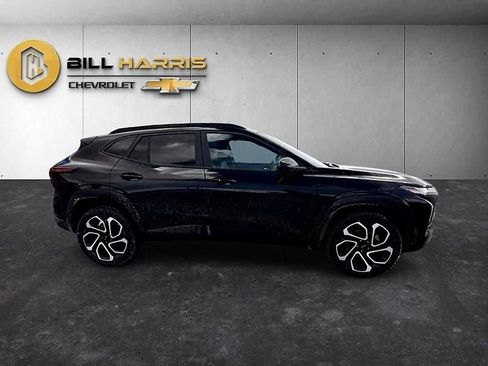 Used 2025 Chevrolet Trax RS w/ Driver Confidence Package image 13