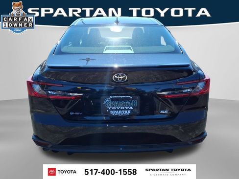 Used 2026 Toyota Camry SE FWD image 7