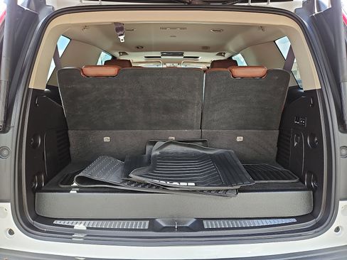 Used 2016 Cadillac Escalade Luxury AWD/4WD image 31