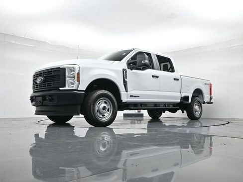 New 2026 Ford F250 XL w/ F-250 >10K GVWR Package AWD/4WD image 34