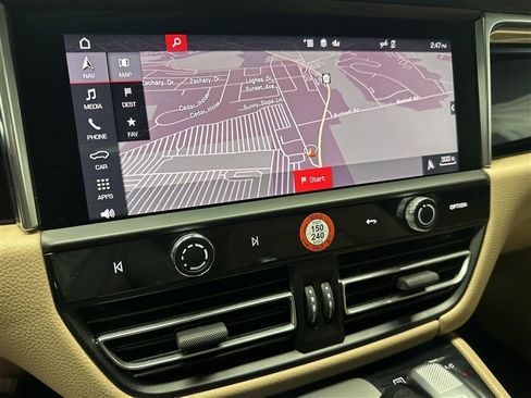 Used 2023 Porsche Macan AWD/4WD image 22
