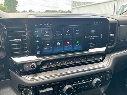 Used 2025 Chevrolet Silverado 1500 LTZ AWD/4WD image 26