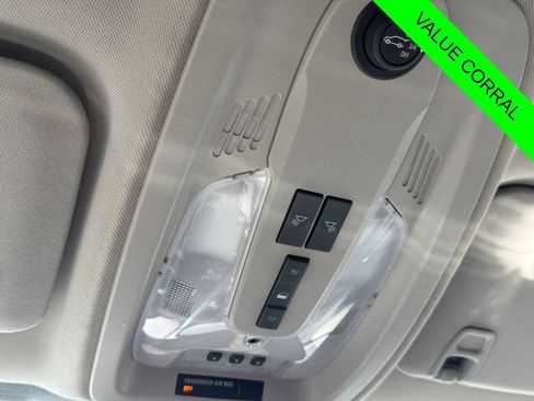 Used 2017 Chevrolet Equinox Premier w/ Enhanced Convenience Package AWD/4WD image 25