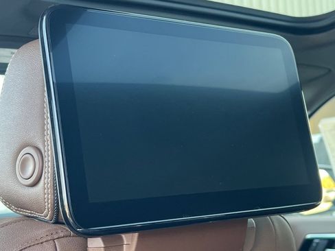 New 2026 Chevrolet Suburban High Country image 12