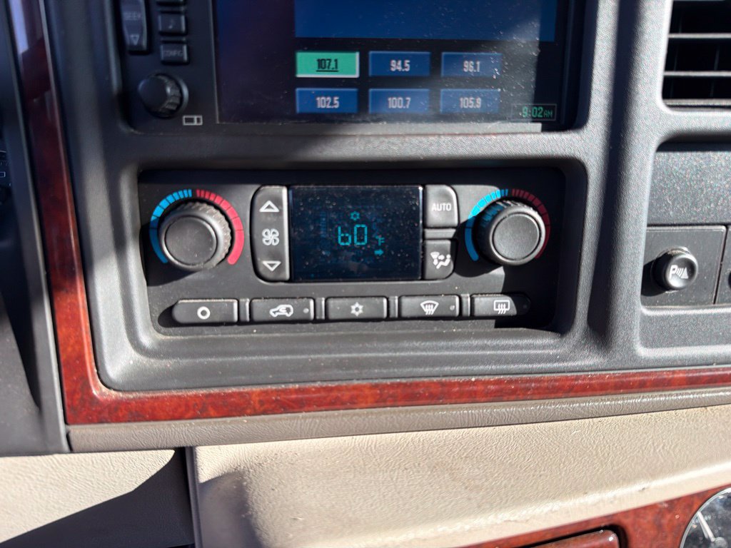 Used 2005 Cadillac Escalade AWD image 16