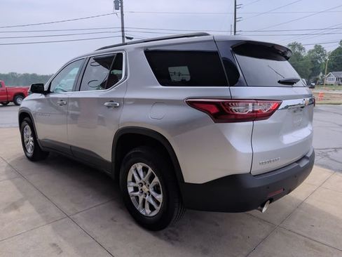 Used 2021 Chevrolet Traverse LT FWD image 6