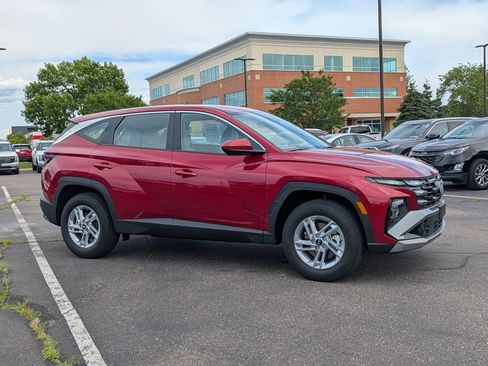 Used 2025 Hyundai Tucson SE AWD/4WD image 7
