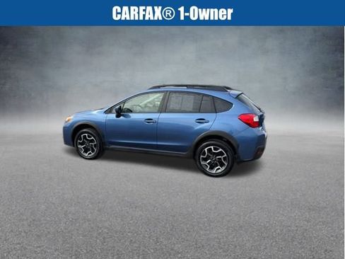 Used 2017 Subaru Crosstrek 2.0i Premium w/ Moonroof Package image 7