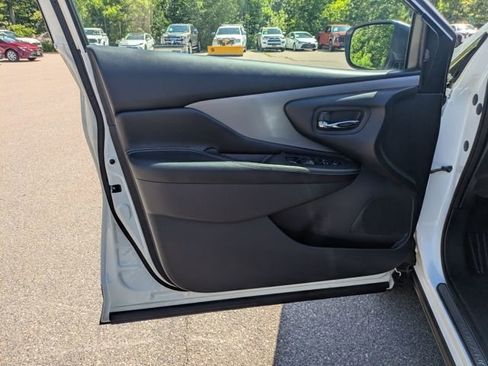 Used 2024 Nissan Murano SV image 17