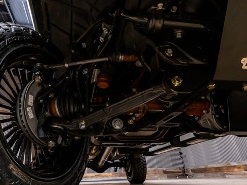 Used 2025 Chevrolet Silverado 2500 LTZ w/ Z71 Chrome Sport Edition image 14