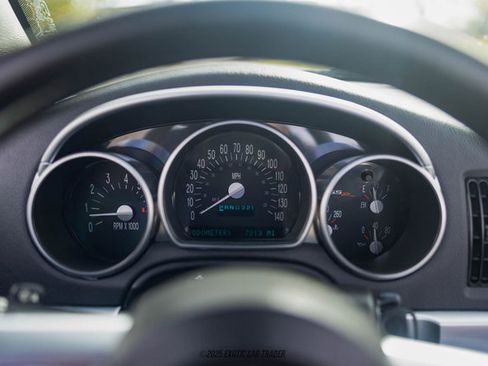 Used 2005 Chevrolet SSR w/ Preferred Equipment Group image 42