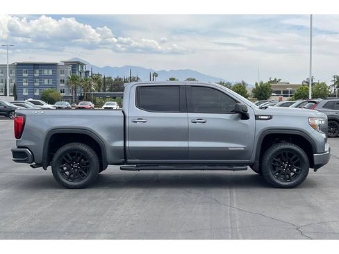 Used 2022 GMC Sierra 1500 Elevation w/ LPO, Elevation Black Package AWD/4WD image 7