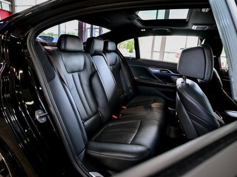 Used 2020 BMW 750i xDrive w/ Executive Package AWD/4WD image 26